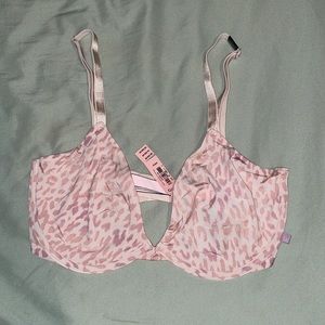 NWT VS bra 34 DD